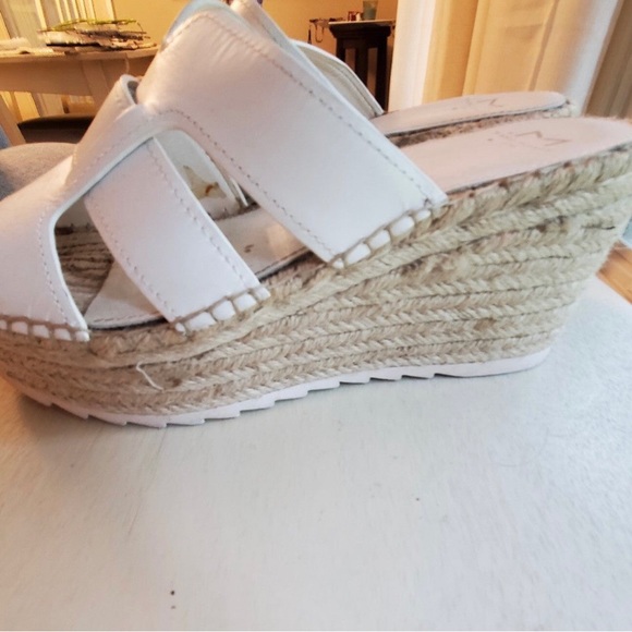 Marc fisher sandals - Picture 2 of 3